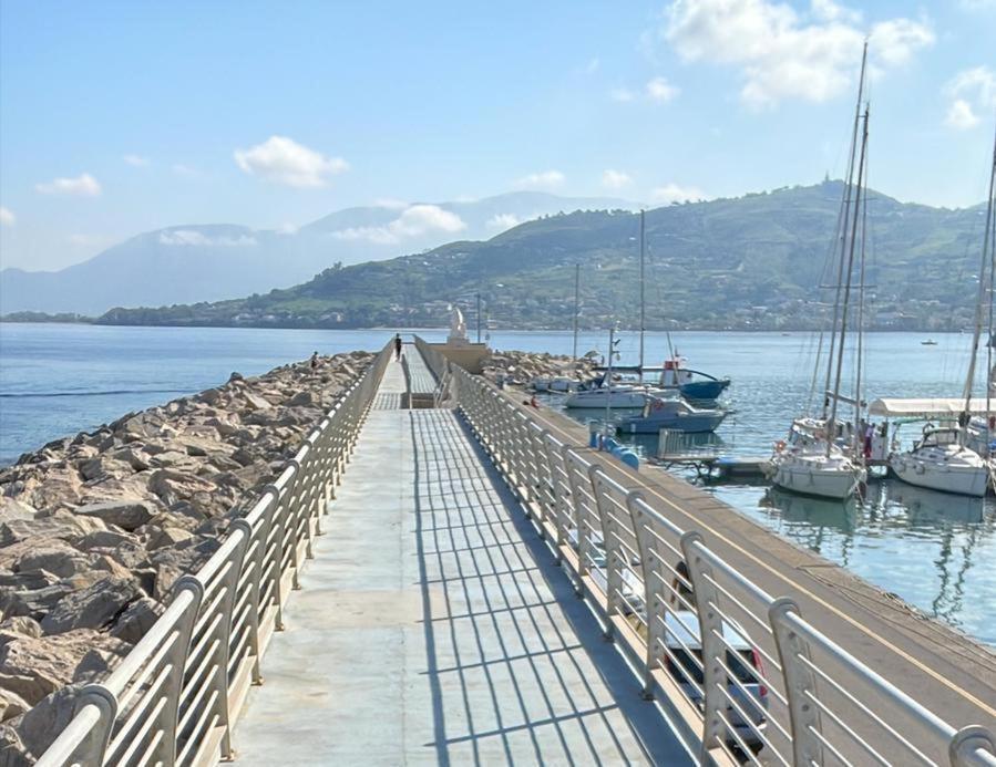 I Baronetti In Centro Bed and Breakfast Agropoli Eksteriør billede