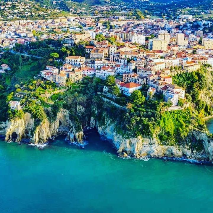 I Baronetti In Centro Bed and Breakfast Agropoli Eksteriør billede